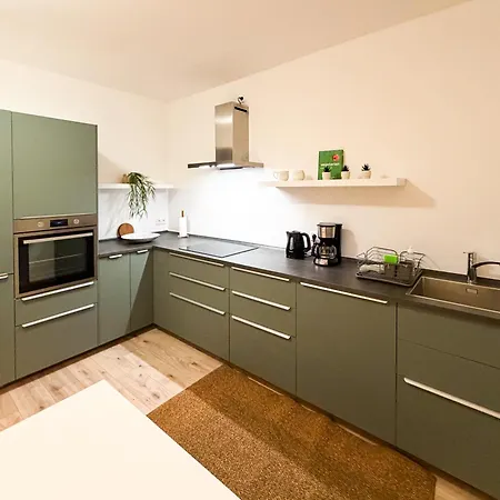 Moderne Fuer 6 Personen-wlan-vollausgestattet Apartment *