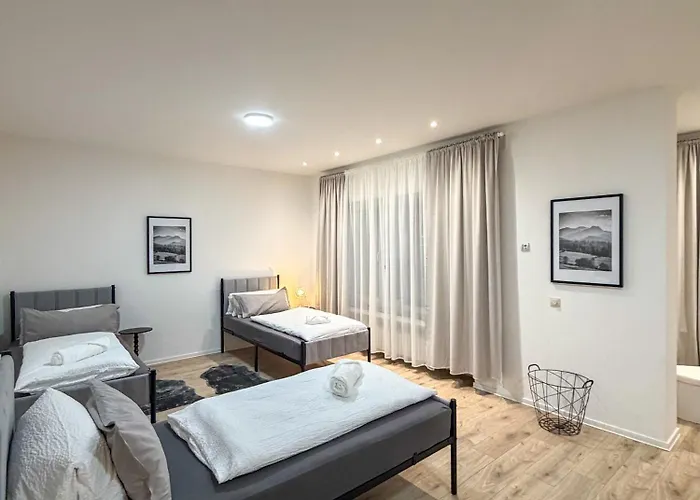 Moderne Monteurwohnung Mit Parkplatz&wlan * Enger