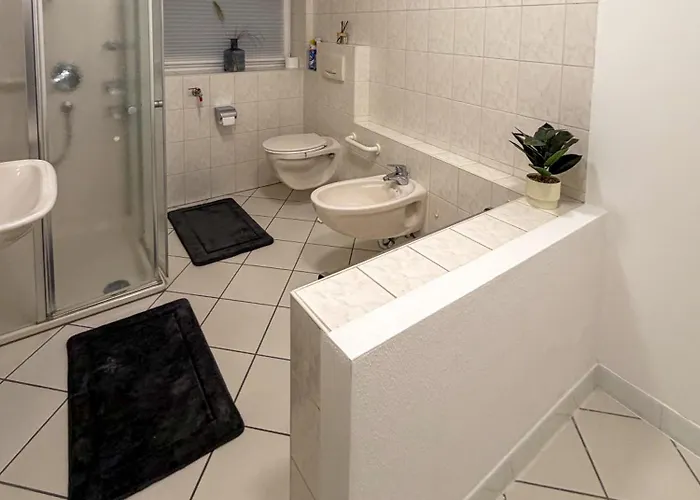 Moderne Monteurwohnung Mit Parkplatz&wlan * Enger
